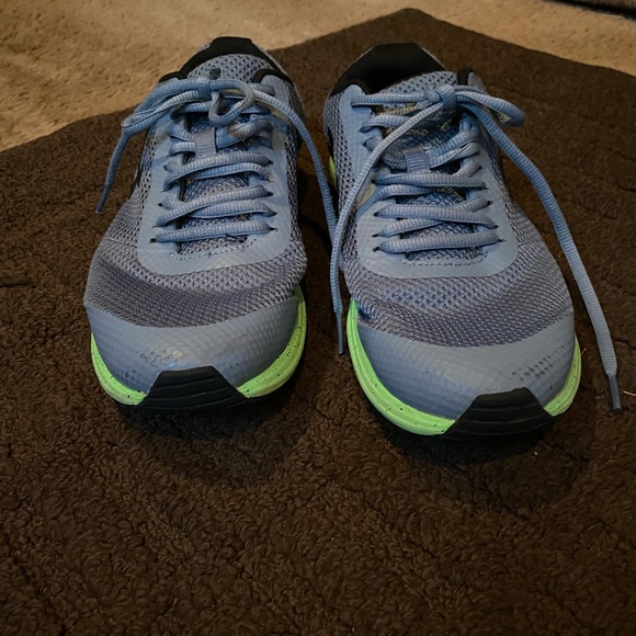 Mens Grey Under Armor Tennis Shoes. Like Brand New . - Picture 3 of 3